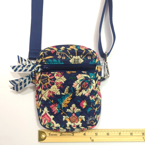 Vera Bradley x Harry Potter Small Crossbody In Home To Hogwarts Pattern - Picture 2 of 6